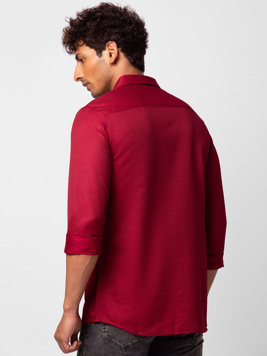 Spykar Men Deep Red Cotton Slim Fit Plain Shirt