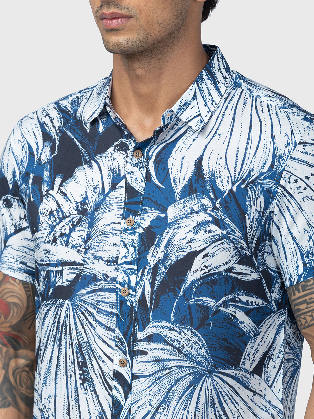 Spykar Men Navy Blue Cotton Slim Fit Floral Shirt