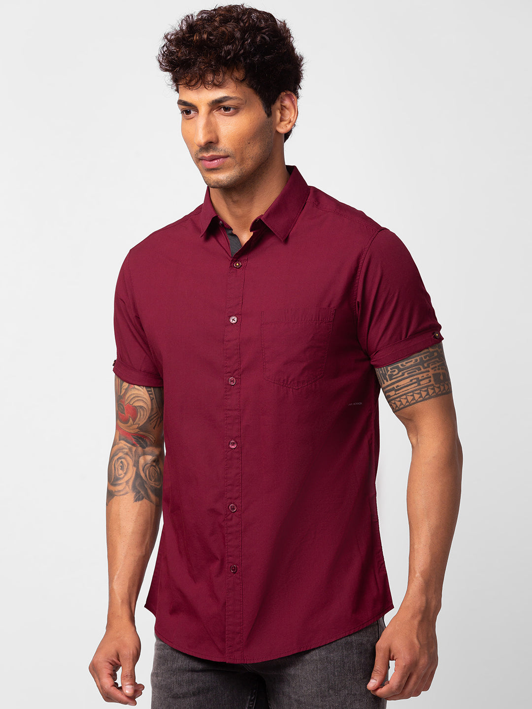 Spykar Men Wine Red Cotton Slim Fit Plain Shirt