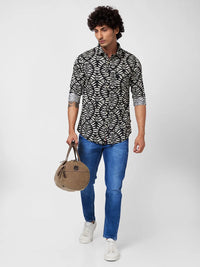 Spykar Men Black Cotton Regular Slim Fit Full Sleeve Causal Printed Shirt