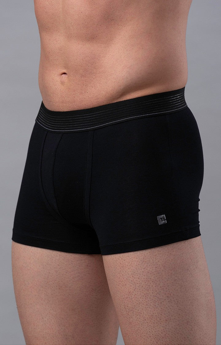 Underjeans By Spykar Men Black Solid Trunks