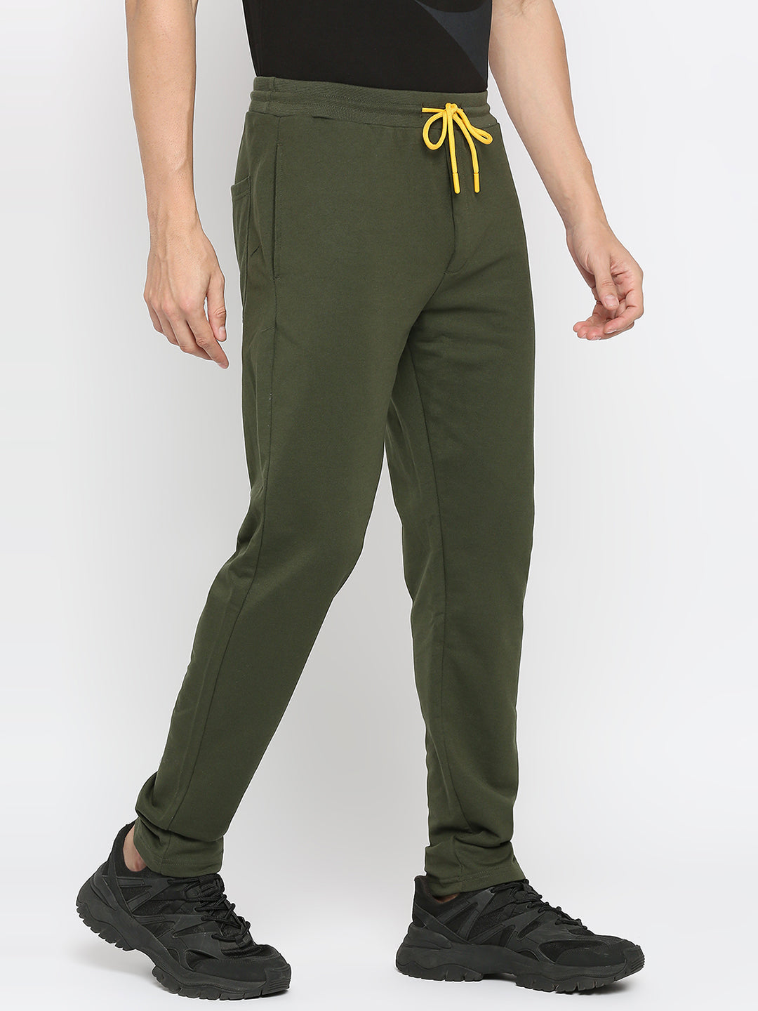 Men Premium Cotton Blend Olive Trackpant- Underjeans By Spykar