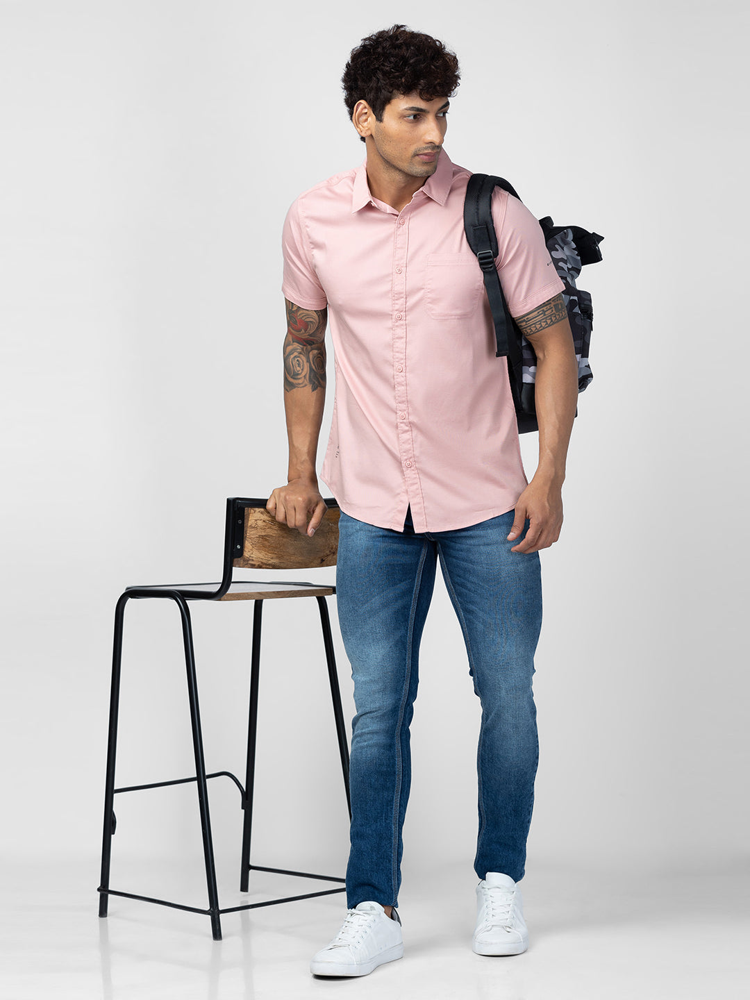 Spykar Men Dusty Pink Cotton Slim Fit Plain Shirt