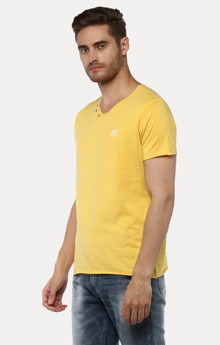 Spykar Yellow Solid Slim Fit Men T-Shirts