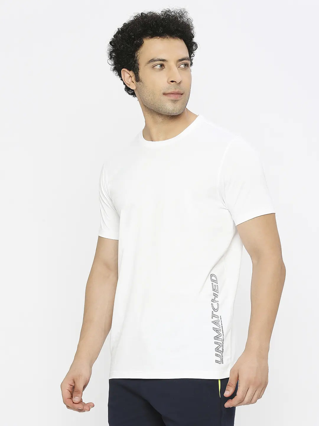 Spykar Men White Blended Regular Fit Half Sleeve Plain Round Neck Tshirt