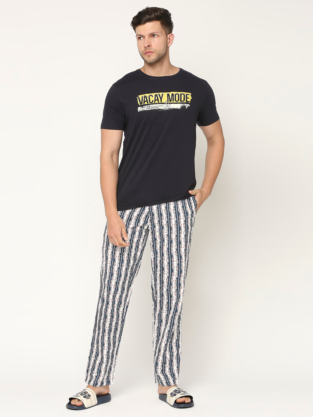 Men Premium Cotton Printed White Pyjama- UnderJeans by Spykar