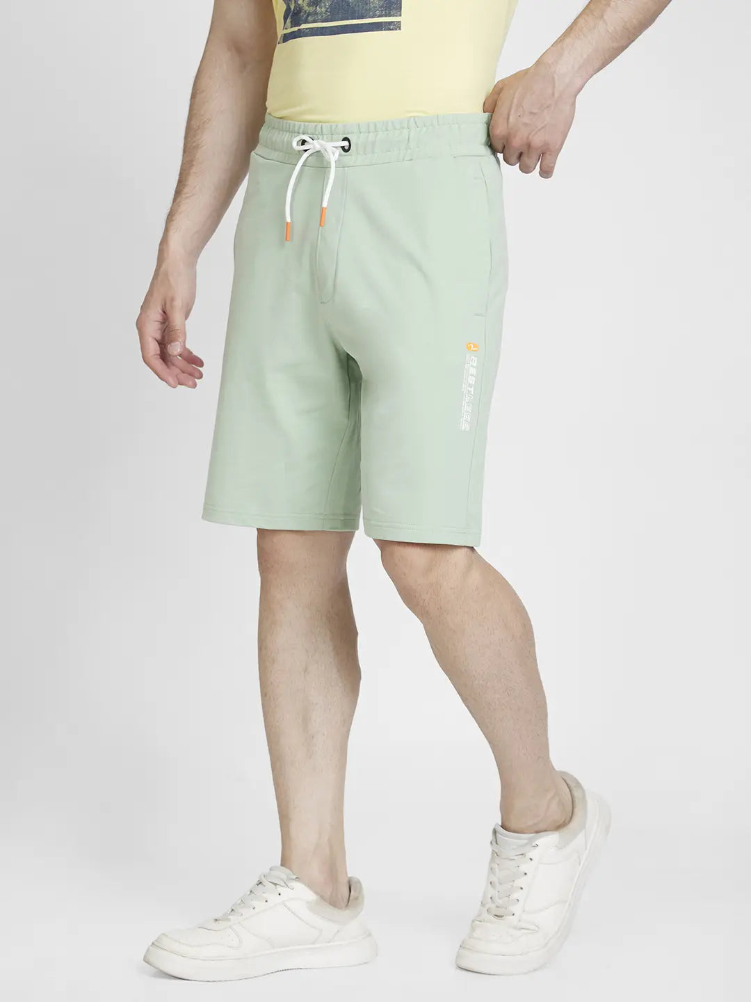 Spykar Men Dusty Pista Green Blended Knee Length Shorts