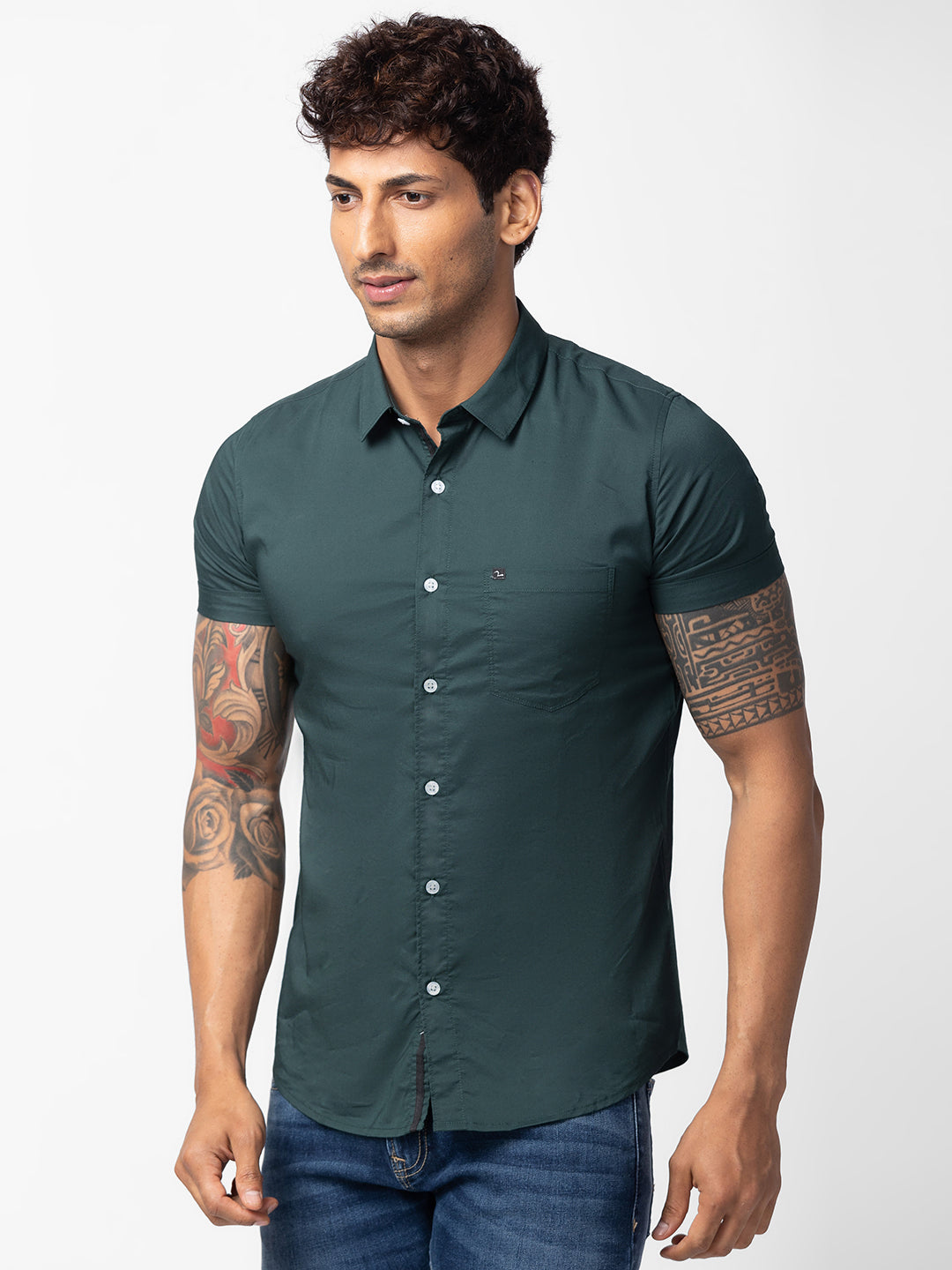 Spykar Men Bottle Green Cotton Slim Fit Plain Shirt