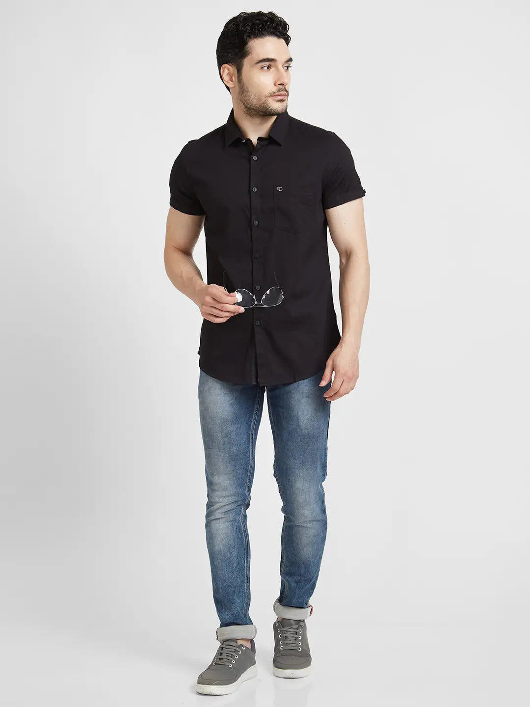 Spykar Men Black Dyed Regular Slim Fit Half Sleeve Plain Shirt