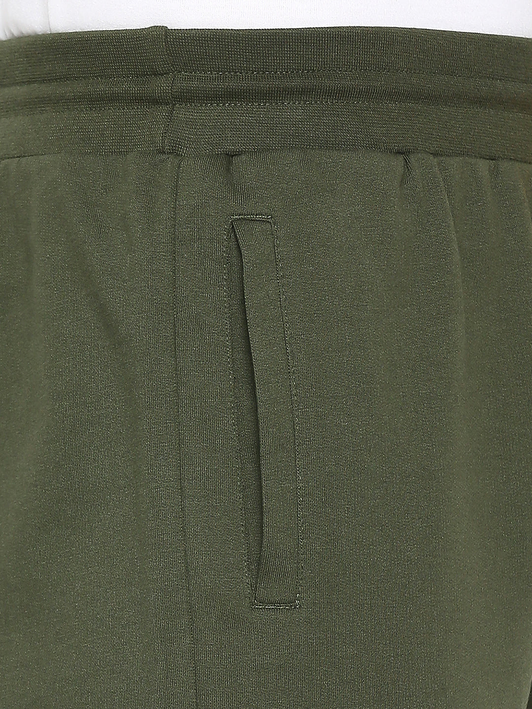 Men Premium Olive Cotton Blend Shorts - Underjeans By Spykar