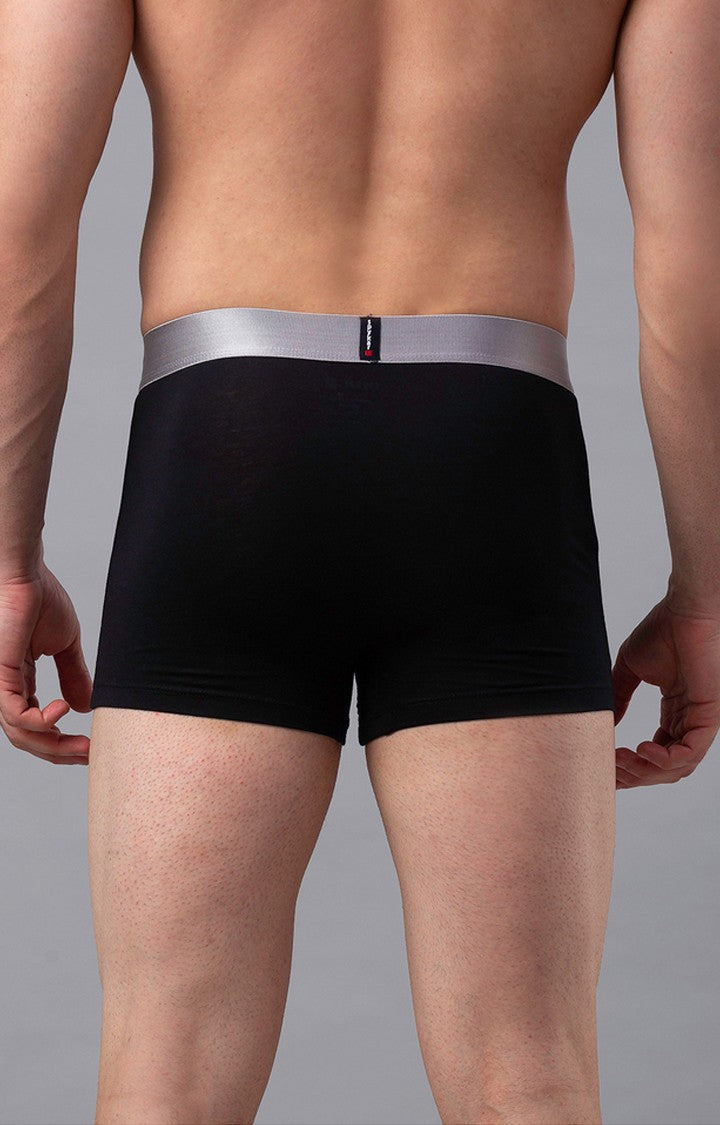 Underjeans By Spykar Men Black Solid Trunks