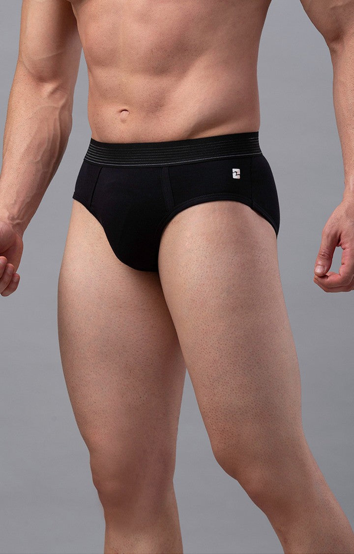 Underjeans By Spykar Black Solid Briefs For Men