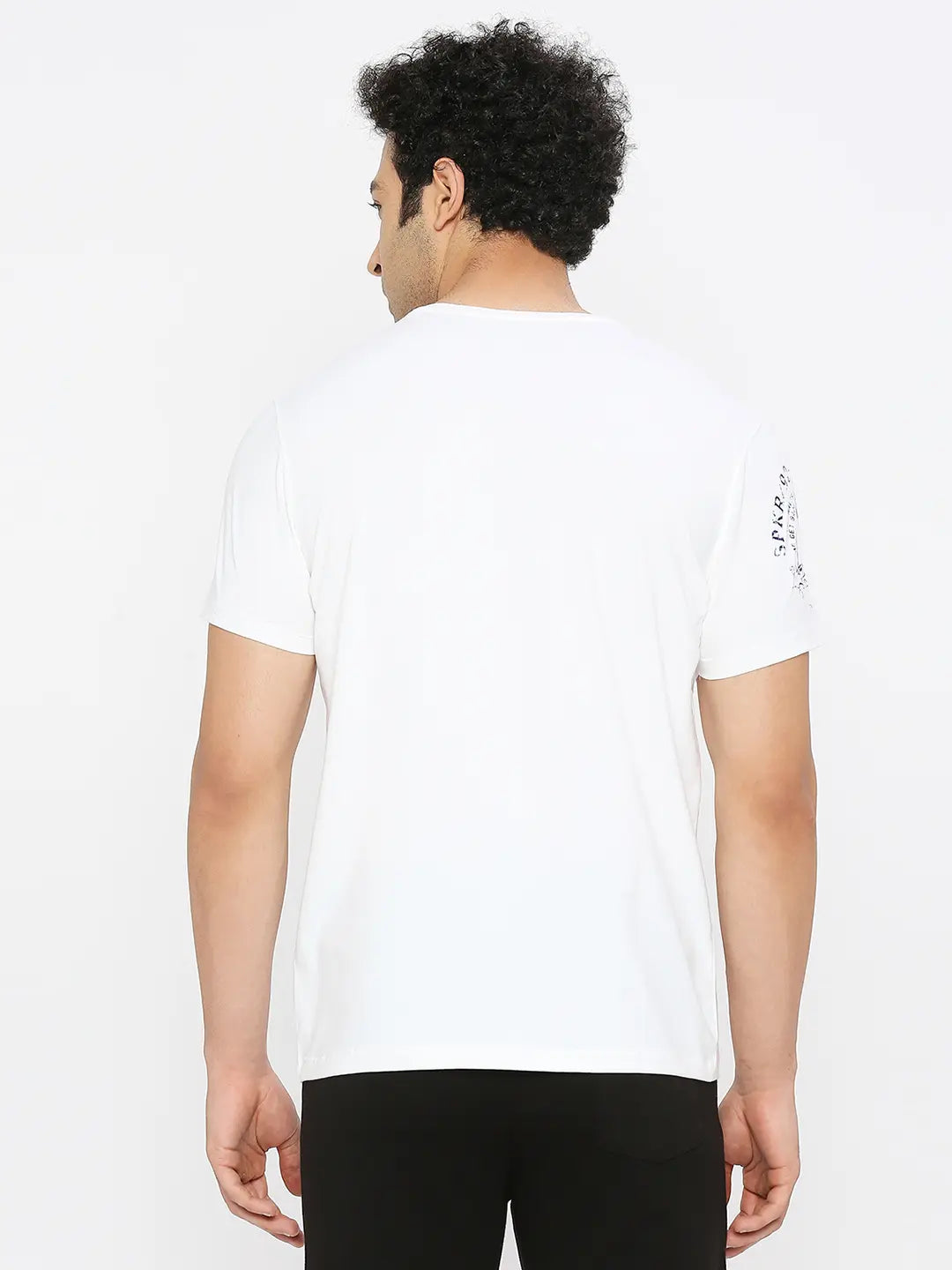 Spykar Men White Cotton Regular Fit Half Sleeve Plain V-Neck Tshirt