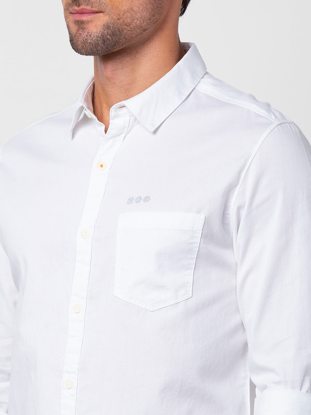 Spykar Men White Cotton Slim Fit Plain Shirt