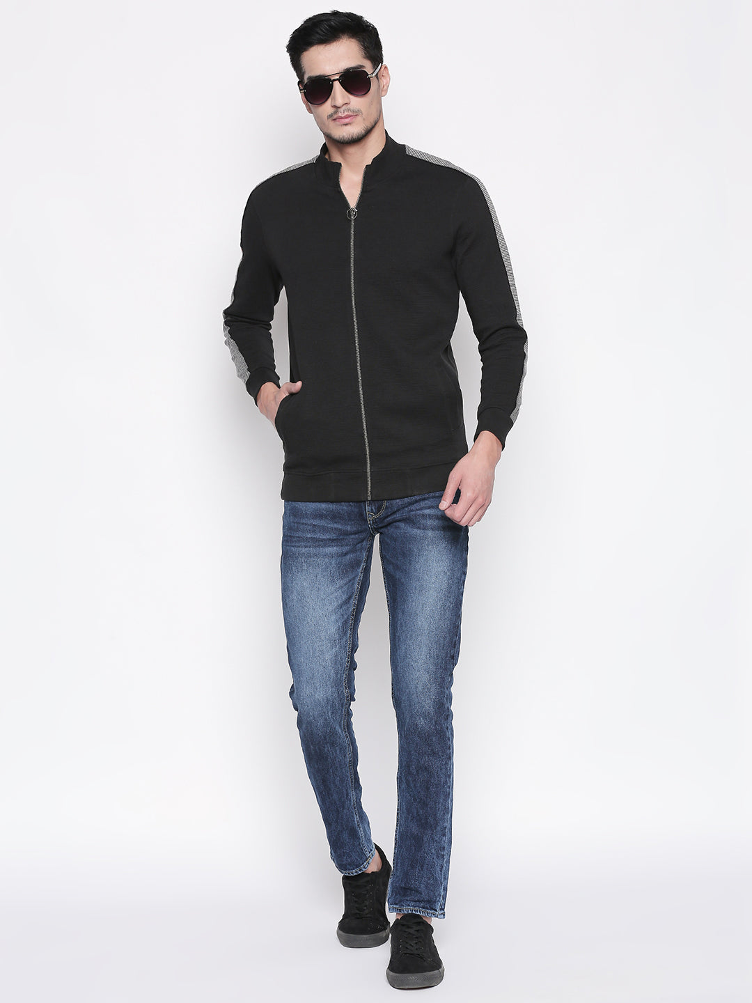 Spykar Black Solid Slim Fit Sweatshirt For Men