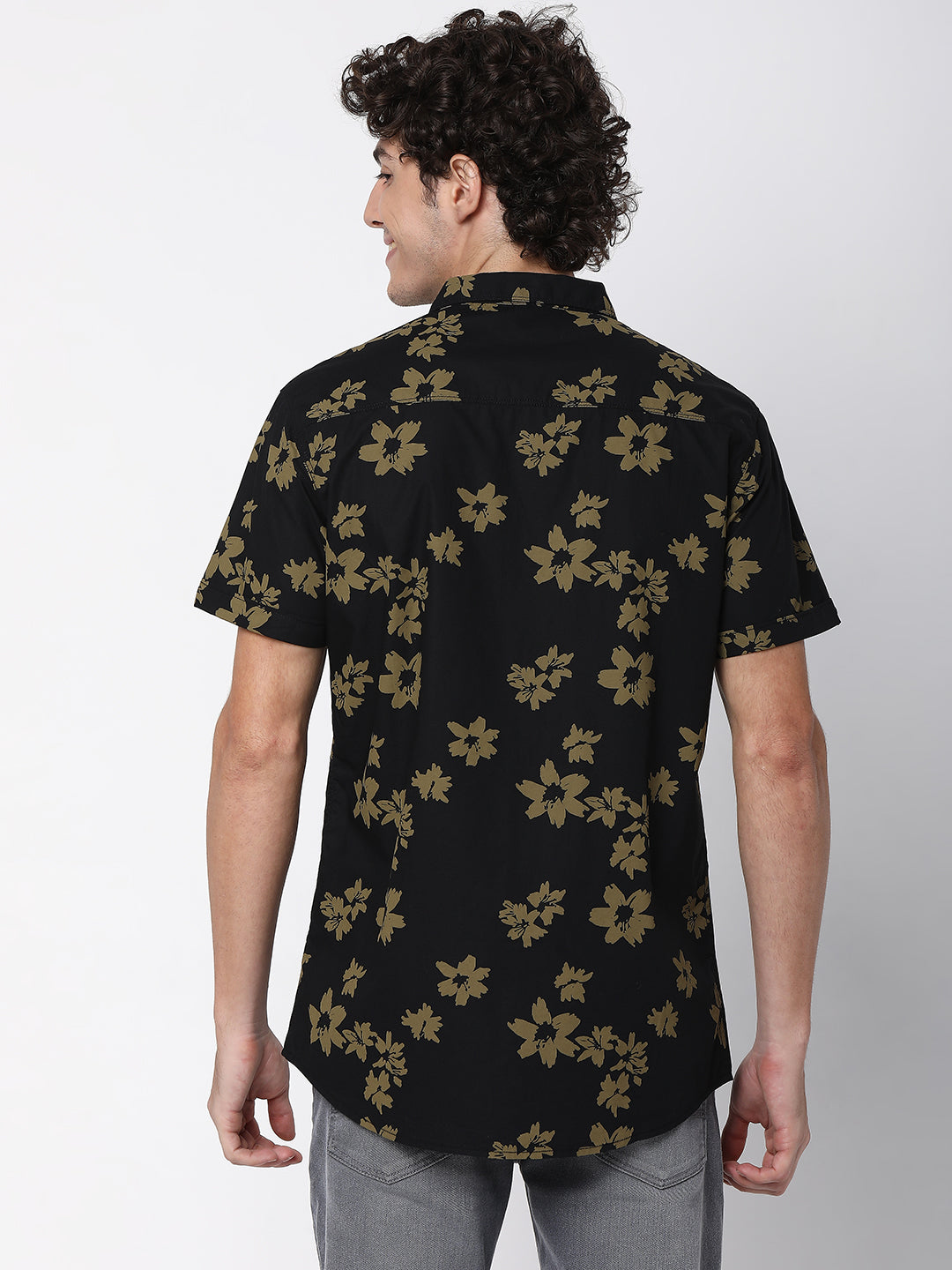 Spykar Men Black Cotton Half Sleeve Floral Print Shirt