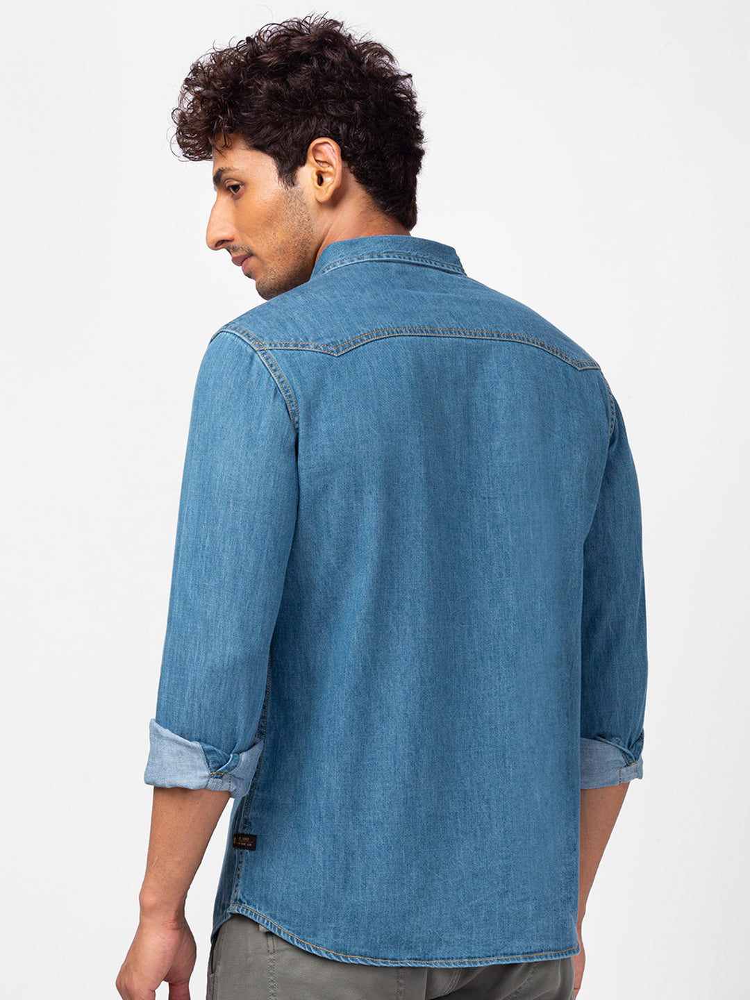 Spykar Men Mid Blue Cotton Slim Fit Denim Shirts