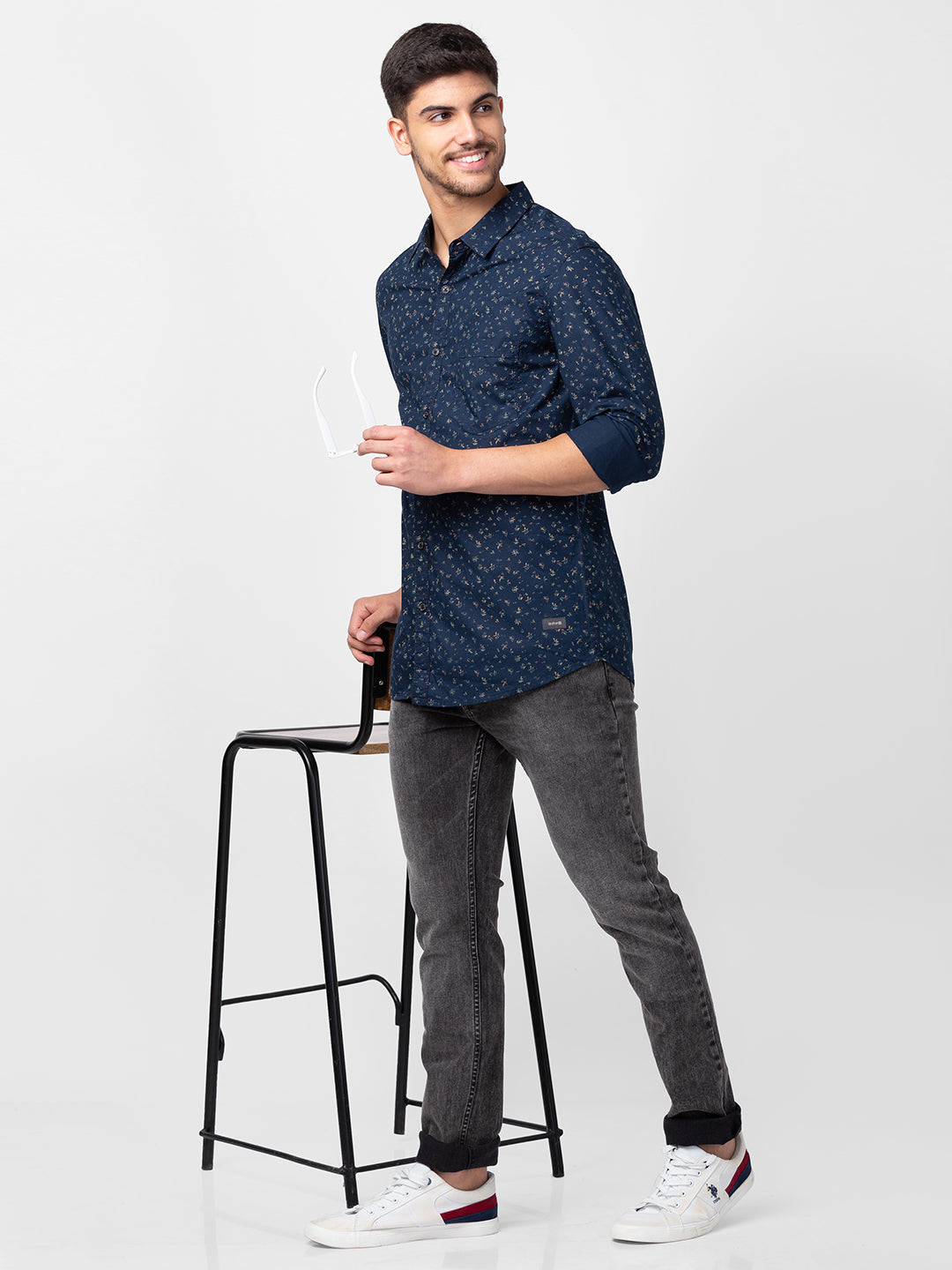 Spykar Men Navy Blue Cotton Slim Fit Printed Shirt