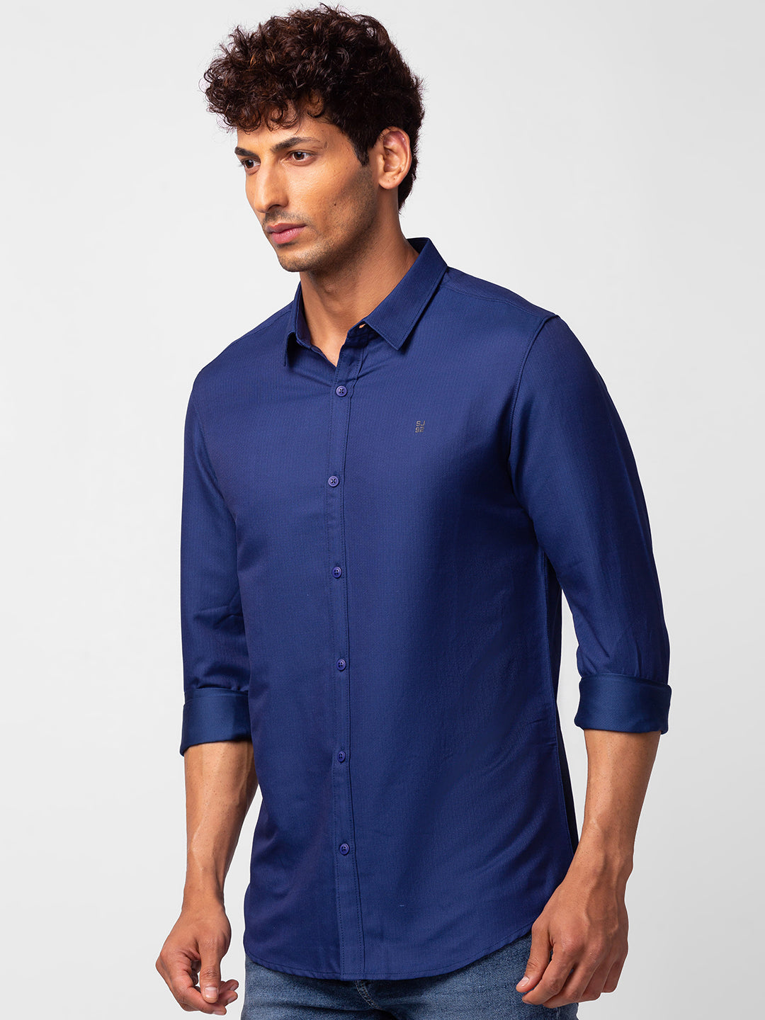 Spykar Men Indigo Blue Cotton Slim Fit Plain Shirt