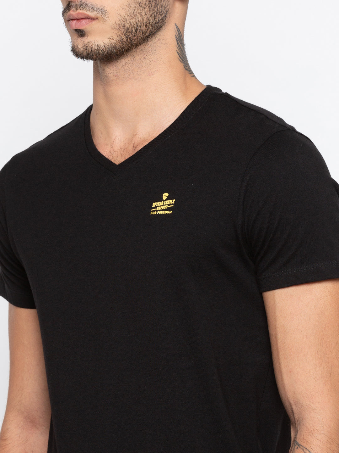 Spykar Men Black Solid Slim Fit T-Shirt