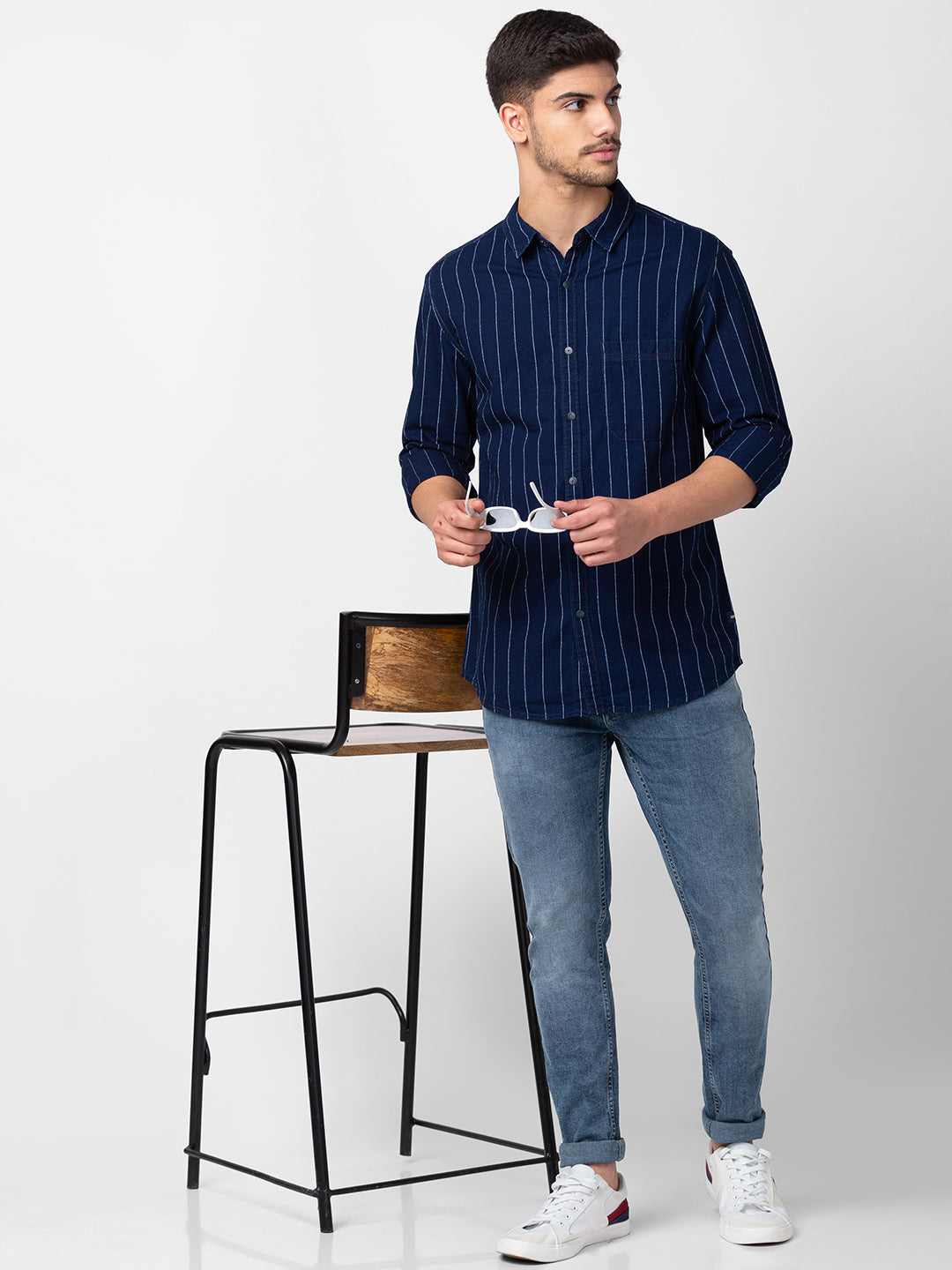 Spykar Men Indigo Blue Cotton Slim Fit Striped Shirt