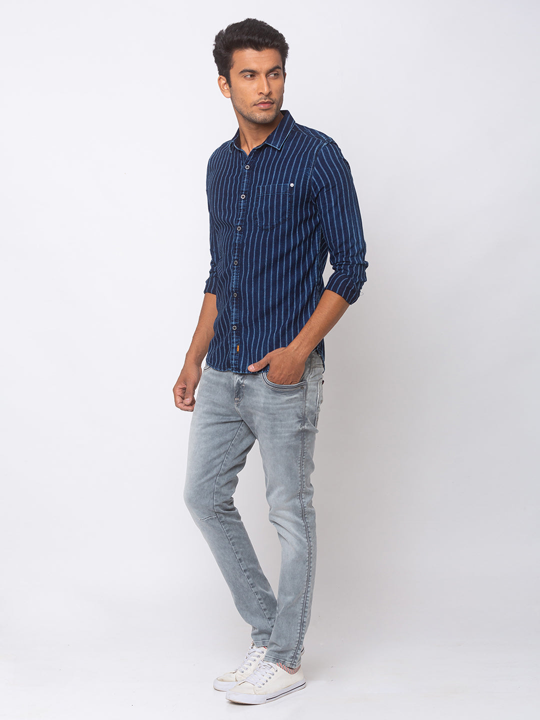 Spykar Men Indigo Blue Cotton Slim Fit Shirt