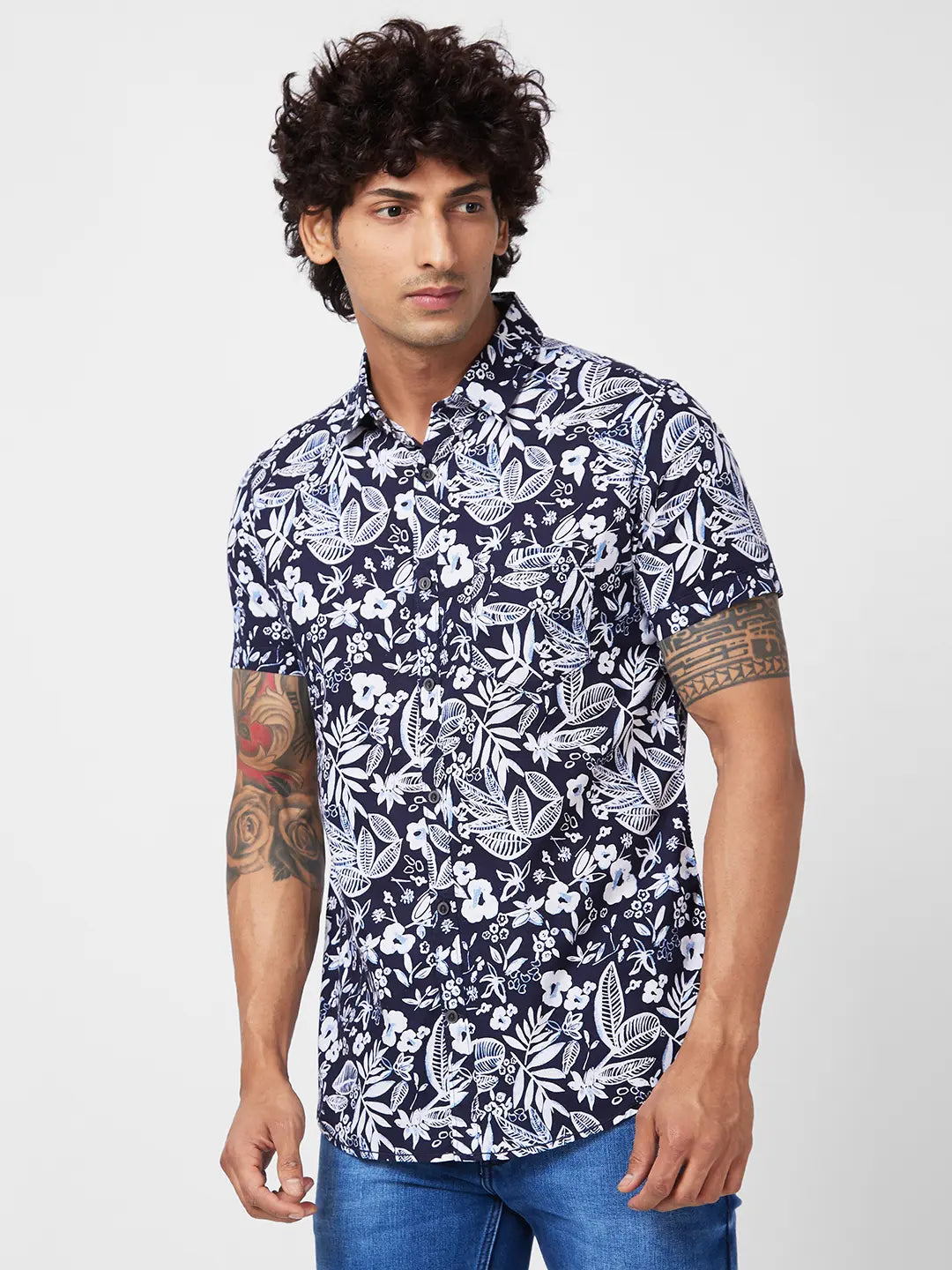 Spykar Men Navy Blue Slub Regular Slim Fit Half Sleeve Casual Floral Print Shirt