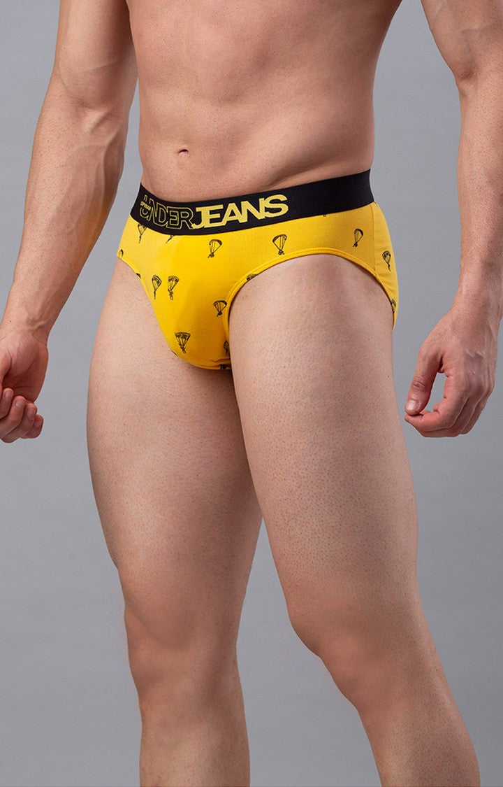 Underjeans By Spykar Yellow Pinted Briefs For Men