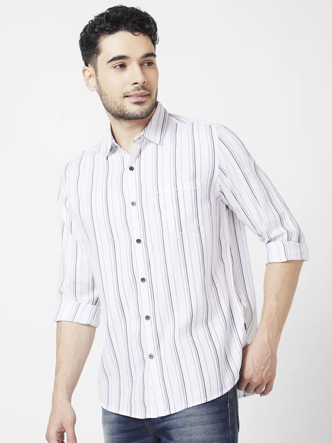 Spykar Men White Cotton Slim Fit Full Sleeve Striped Shirt