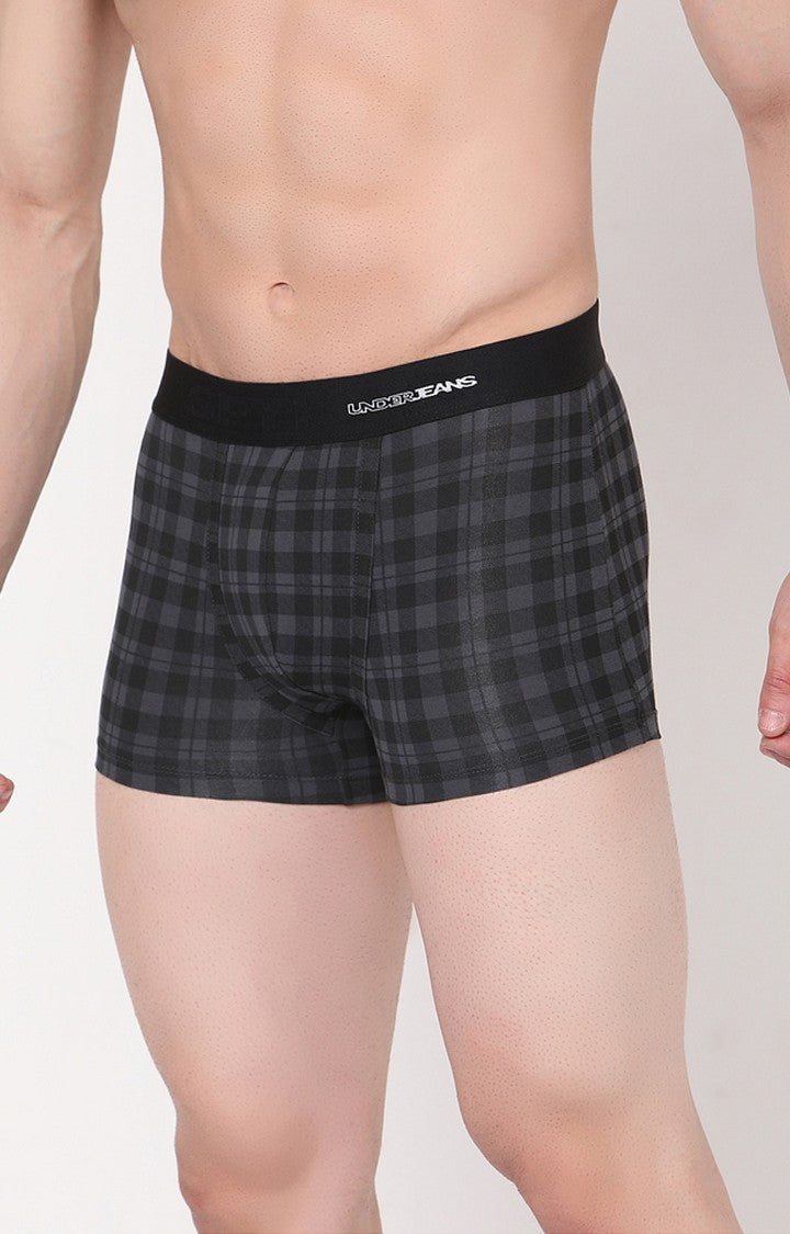 Underjeans By Spykar Men Black Solid Trunks