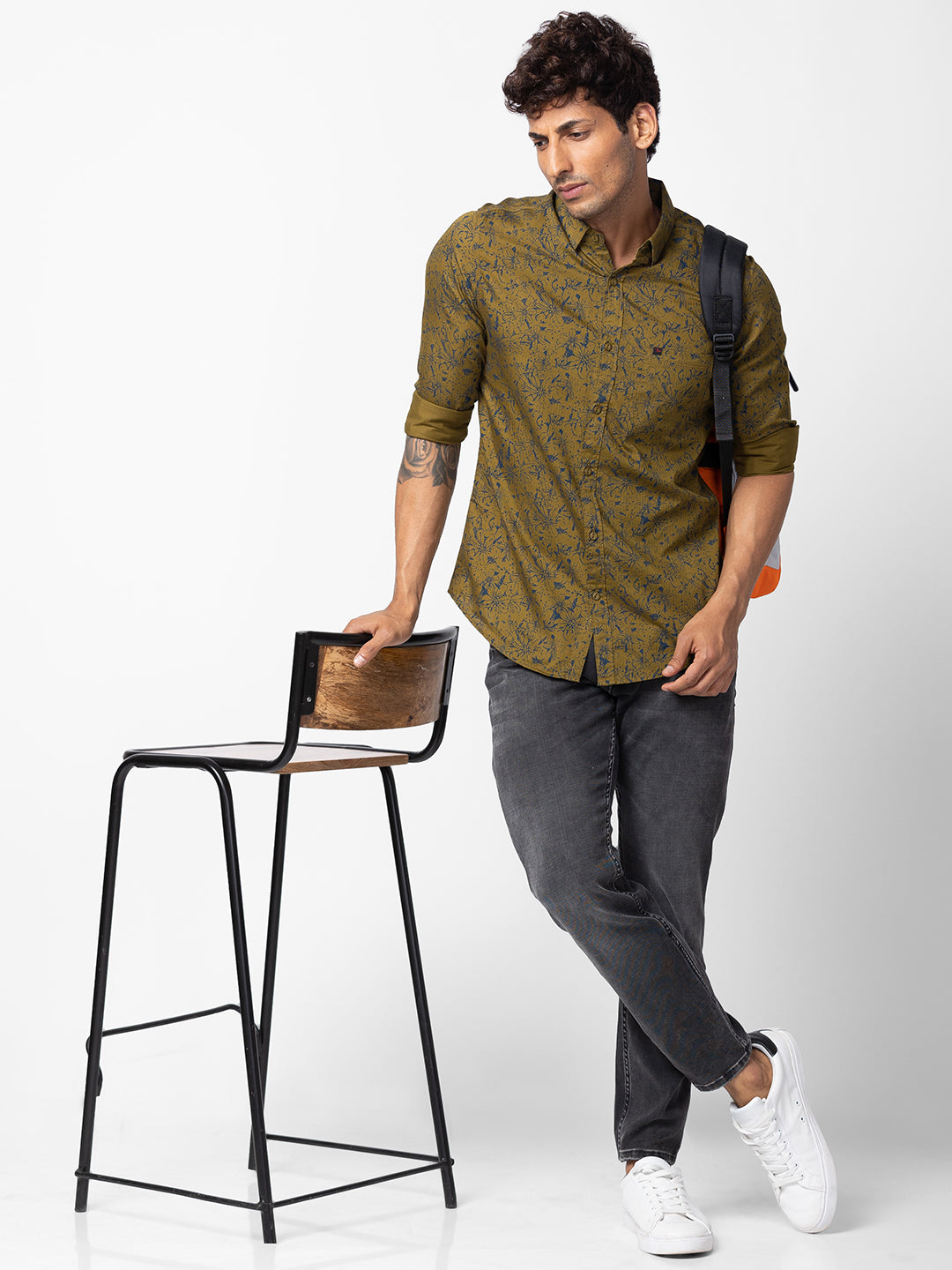 Spykar Men Military Green Cotton Slim Fit Floral Shirt