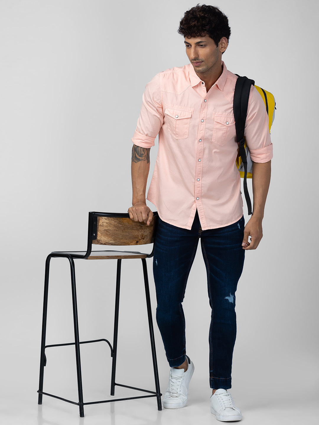 Spykar Men Dusty Pink Cotton Slim Fit Plain Shirt