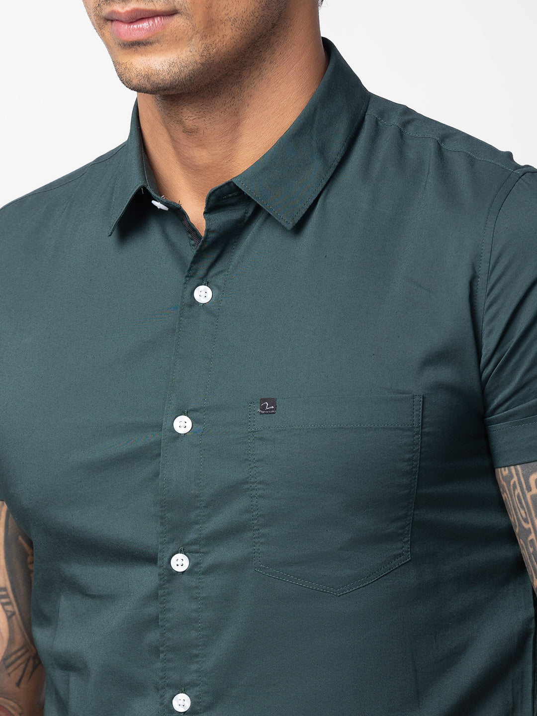 Spykar Men Bottle Green Cotton Slim Fit Plain Shirt