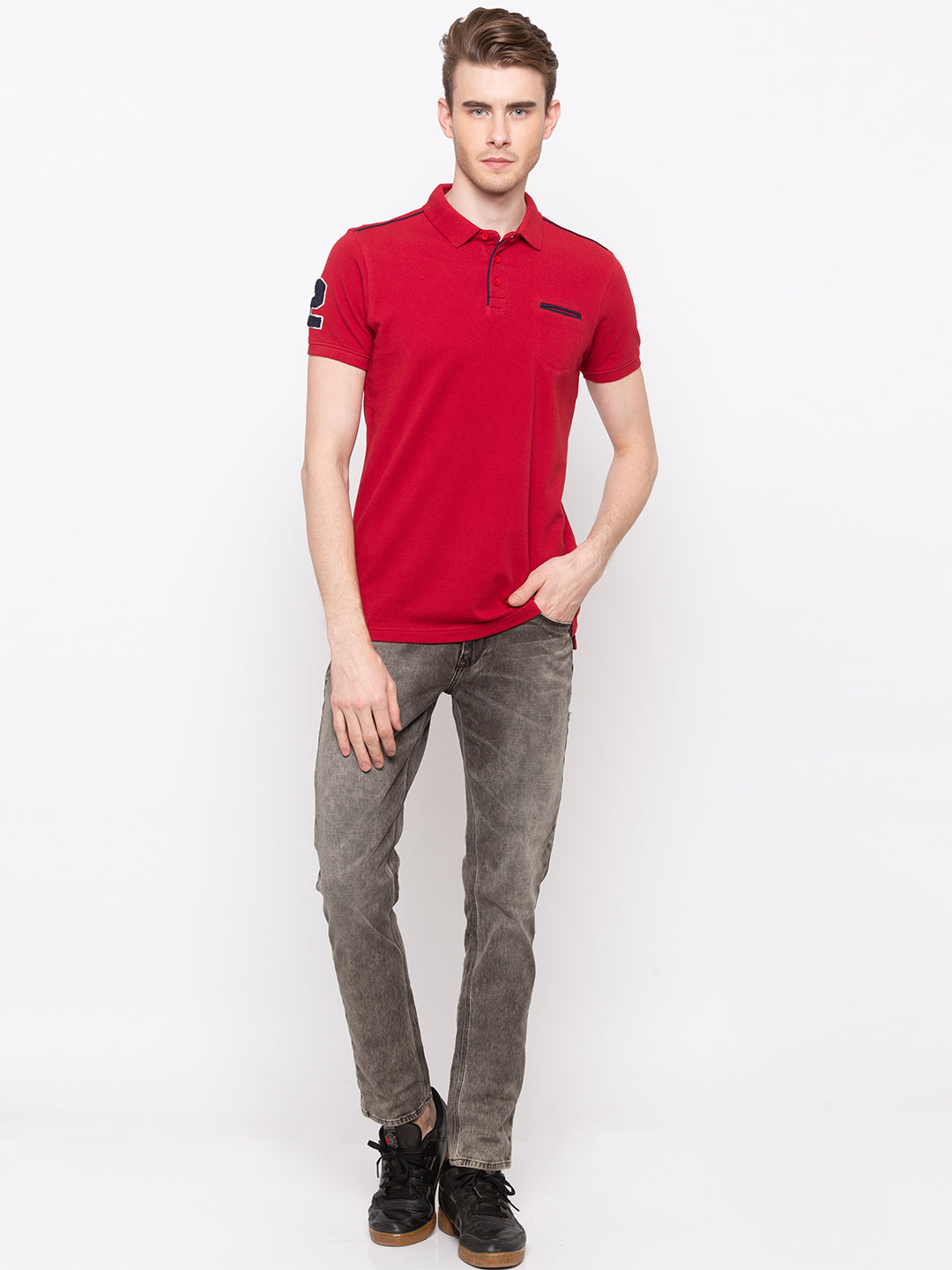 Spykar Men Red Solid Slim Fit T-Shirt