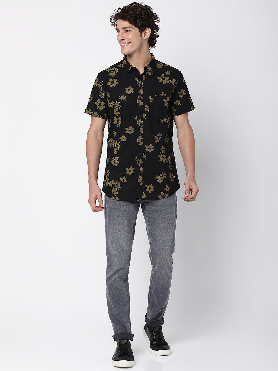 Spykar Men Black Cotton Half Sleeve Floral Print Shirt