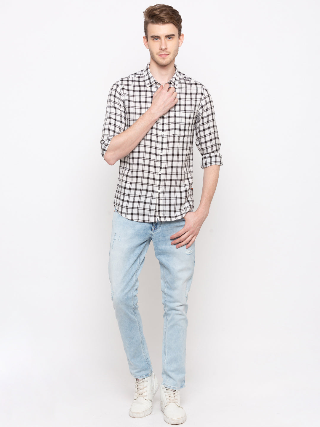 Spykar Men White Checked Slim Fit Casual Shirt