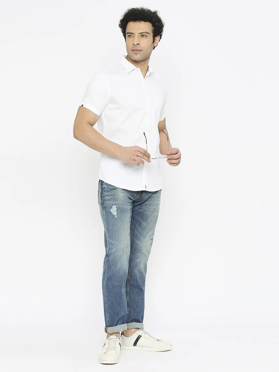 Spykar Men White Cotton Lycra Slim Fit Half Sleeve Plain Shirt