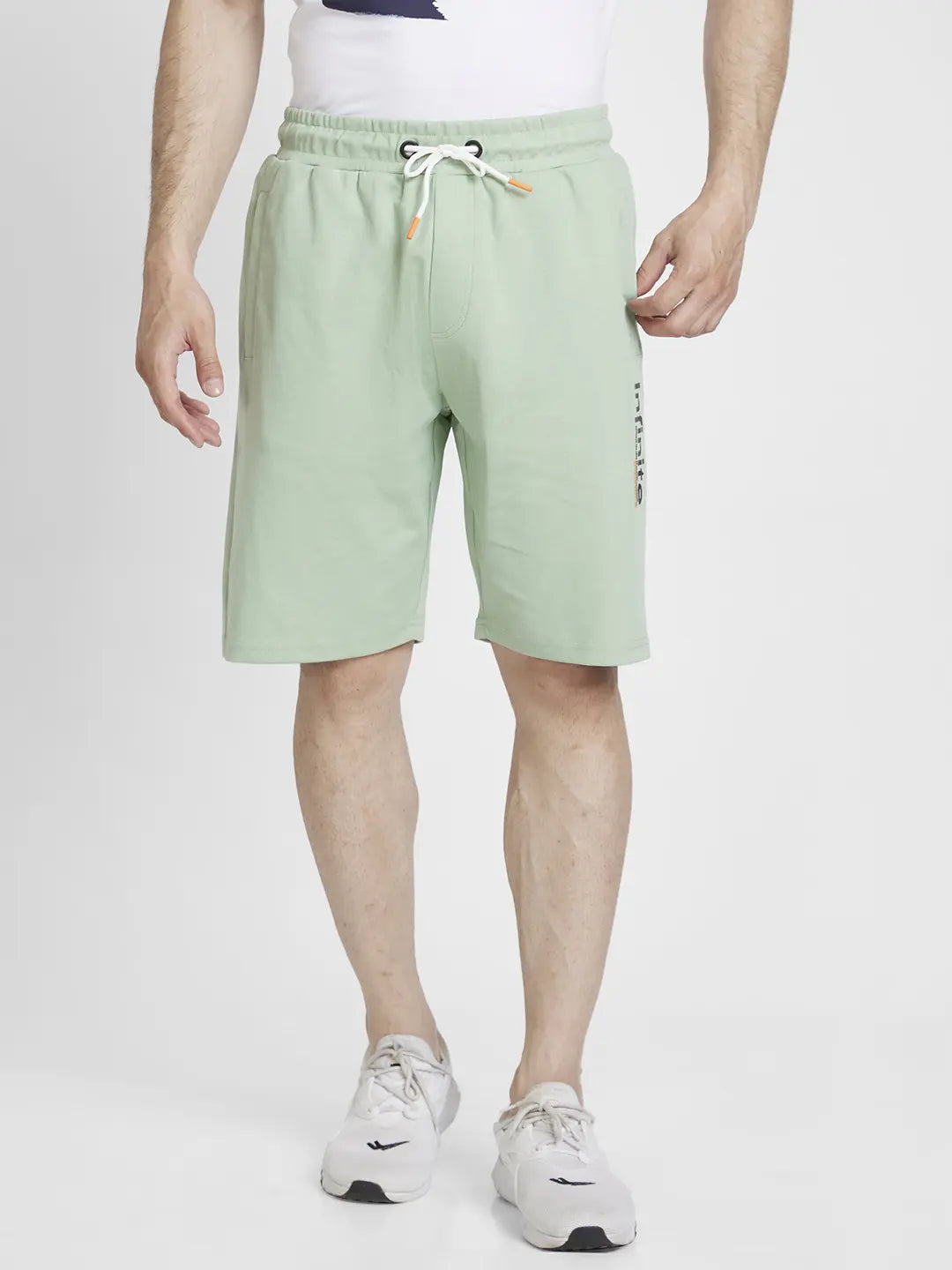 Buy Men Pista Green Blended Knee Length Shorts