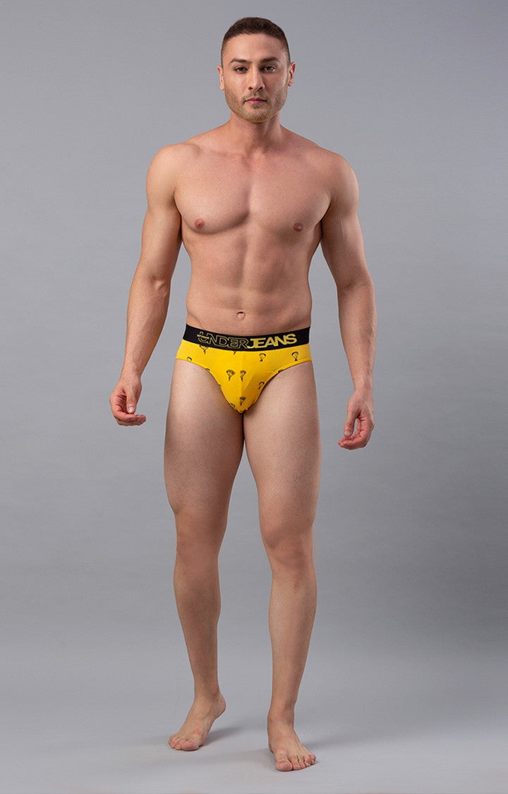 Underjeans By Spykar Yellow Pinted Briefs For Men