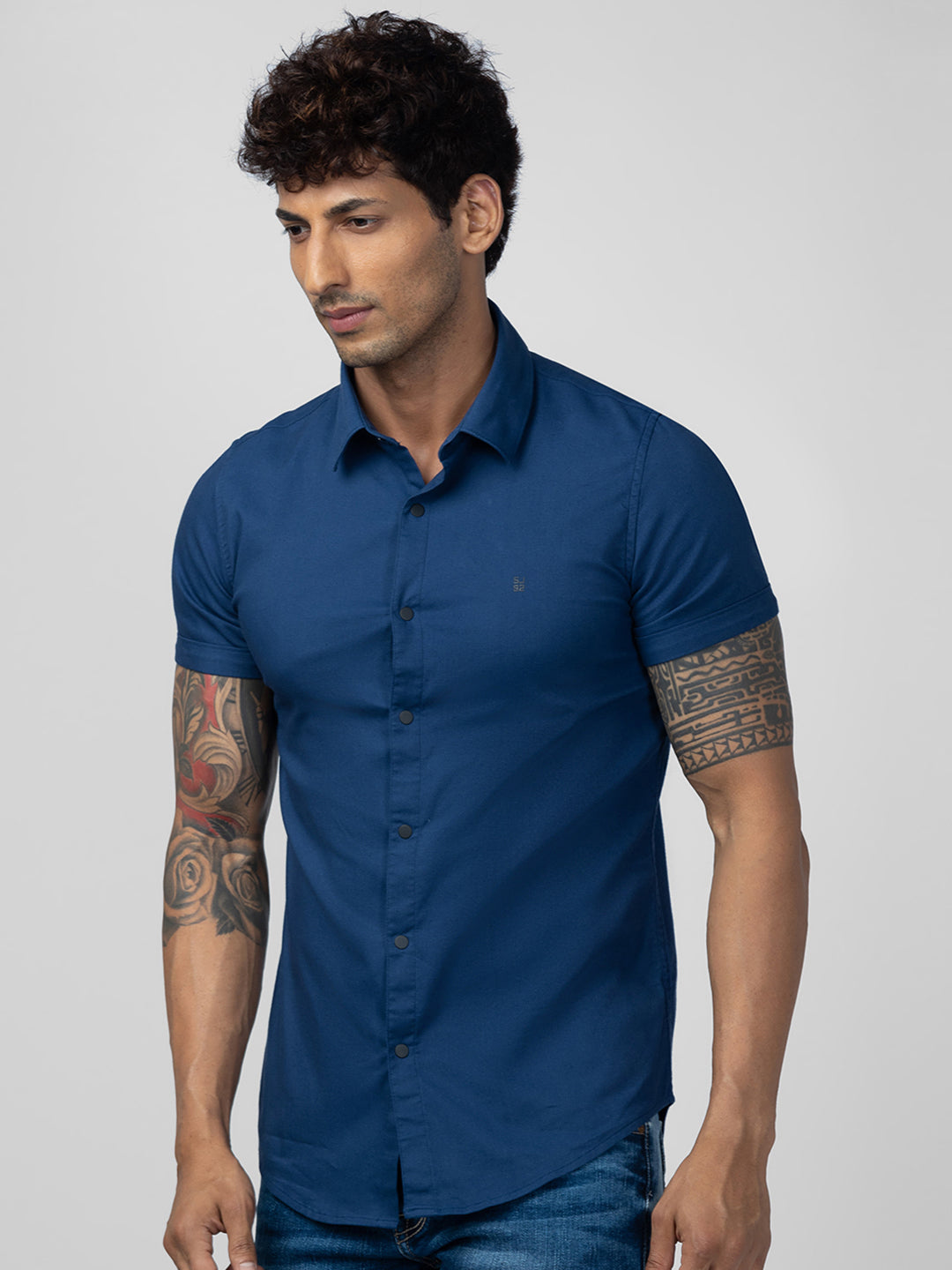 Spykar Men Indigo Blue Cotton Regular Slim Fit Plain Shirt