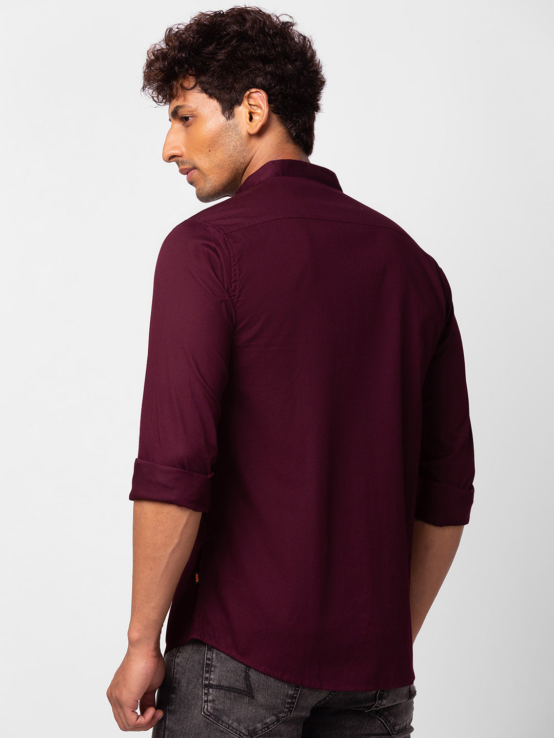 Spykar Men Wine Red Cotton Slim Fit Plain Shirt