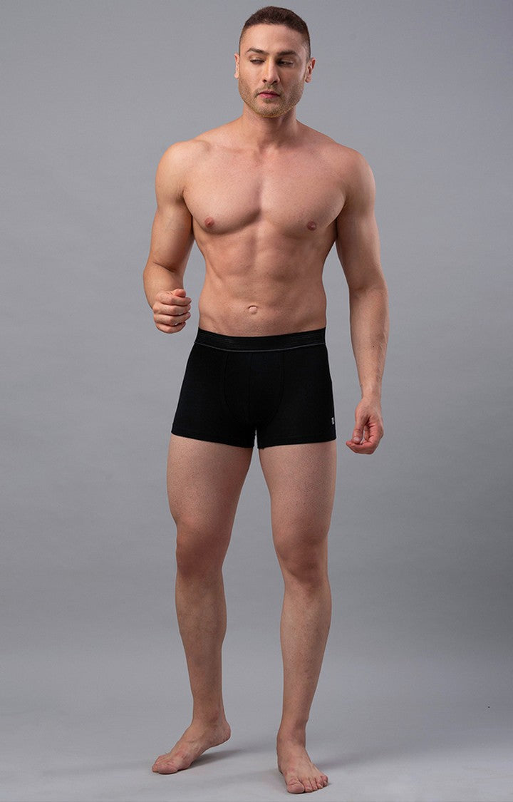 Underjeans By Spykar Men Black Solid Trunks