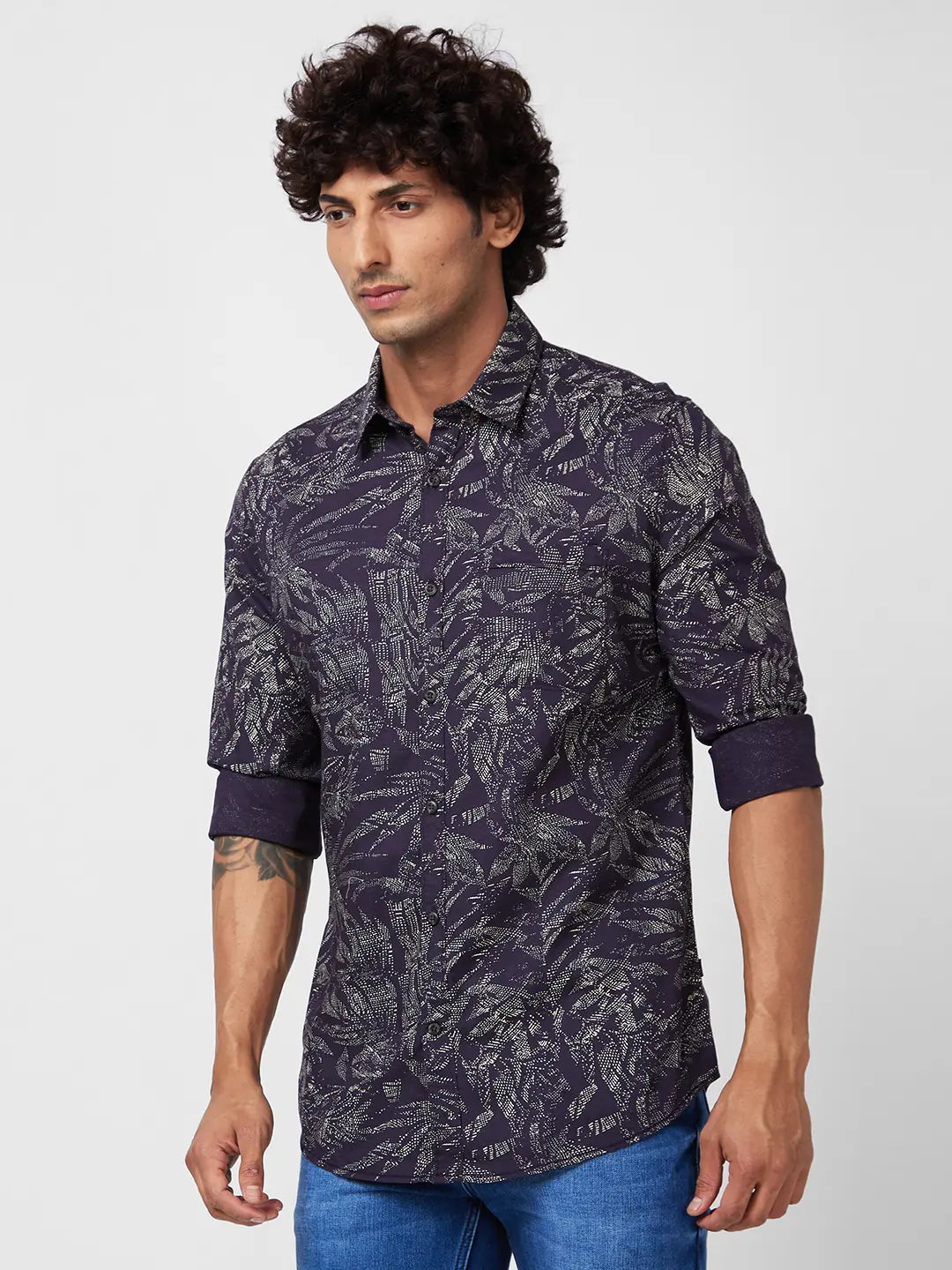 Spykar Men Navy Blue Slub Regular Slim Fit Full Sleeve Casual Floral Print Shirt