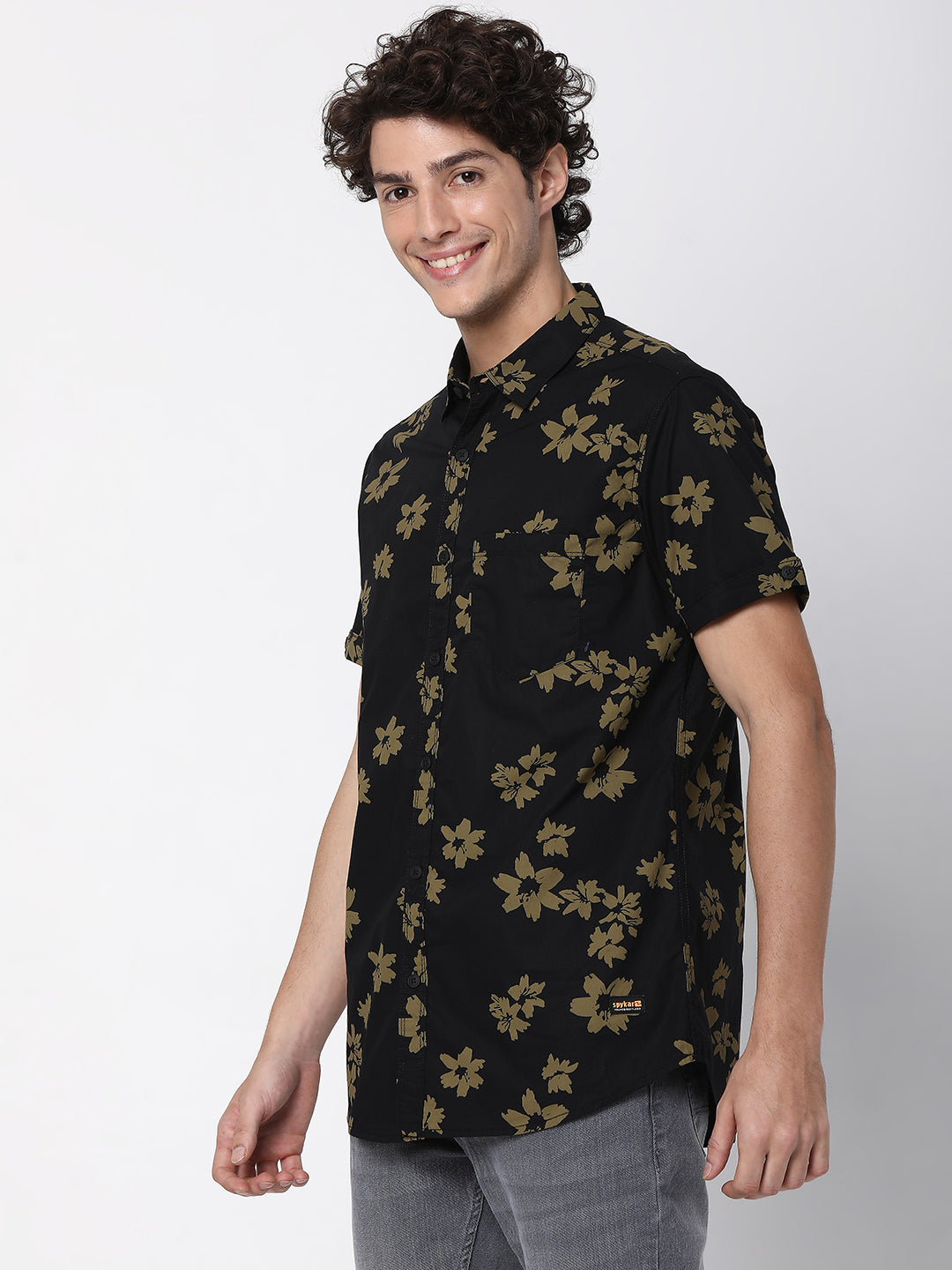 Spykar Men Black Cotton Half Sleeve Floral Print Shirt