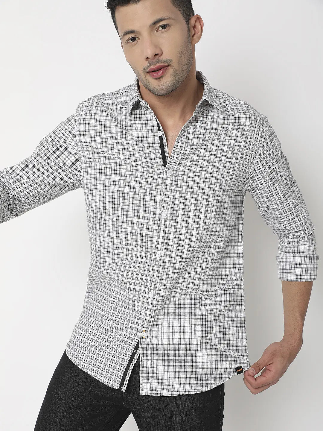 Spykar Men White Cotton Slim Fit Checkered Shirt