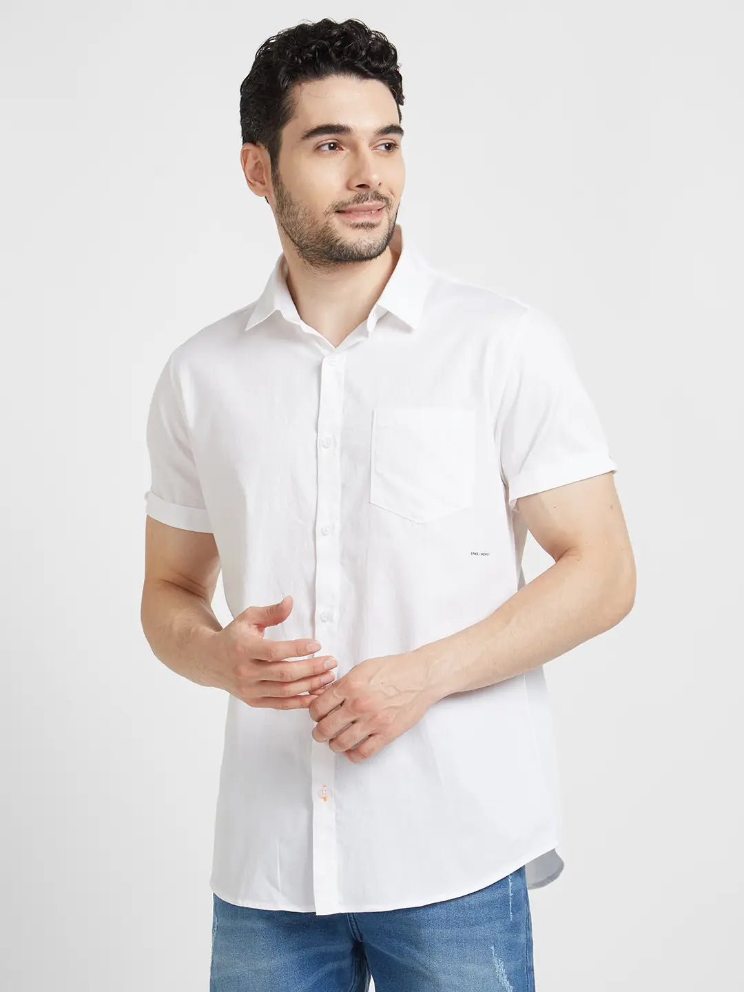 Spykar Men White Dyed Regular Slim Fit Half Sleeve Plain Shirt