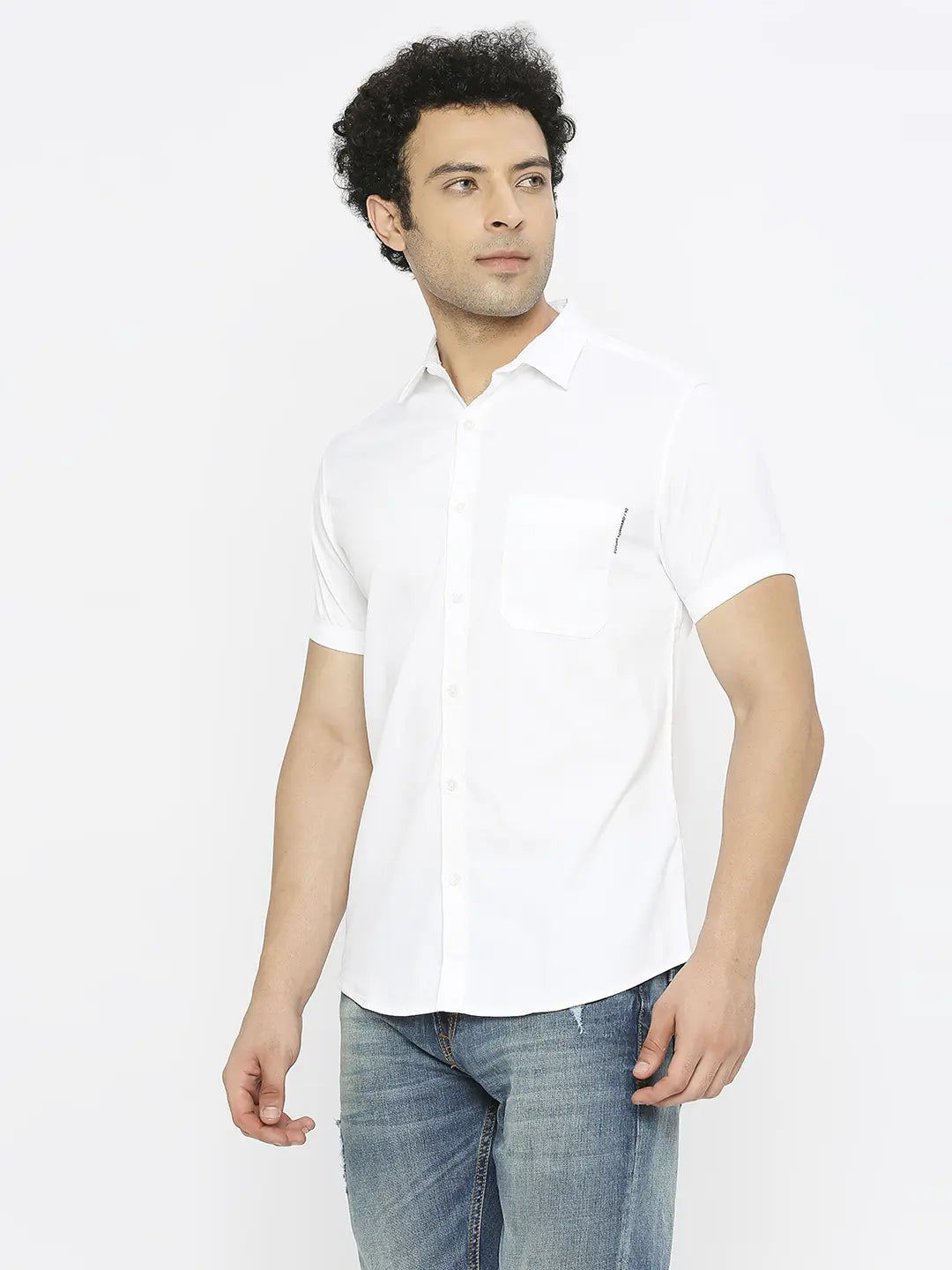 Spykar Men White Cotton Lycra Slim Fit Half Sleeve Plain Shirt