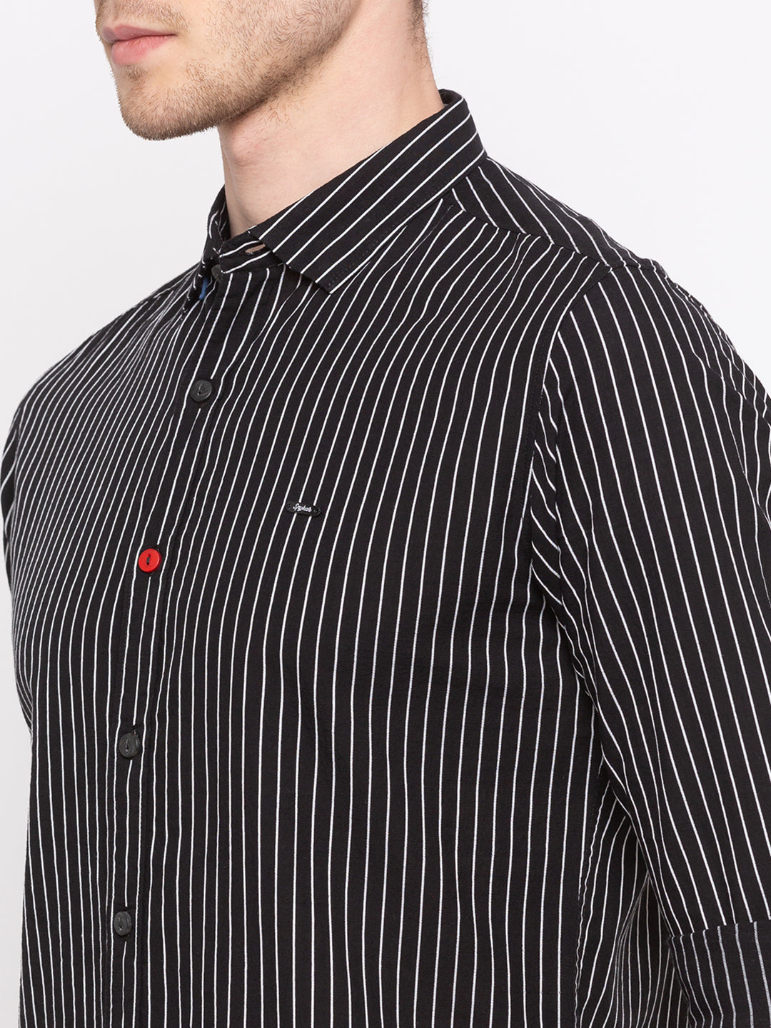 Spykar Men Black Striped Slim Fit Casual Shirt