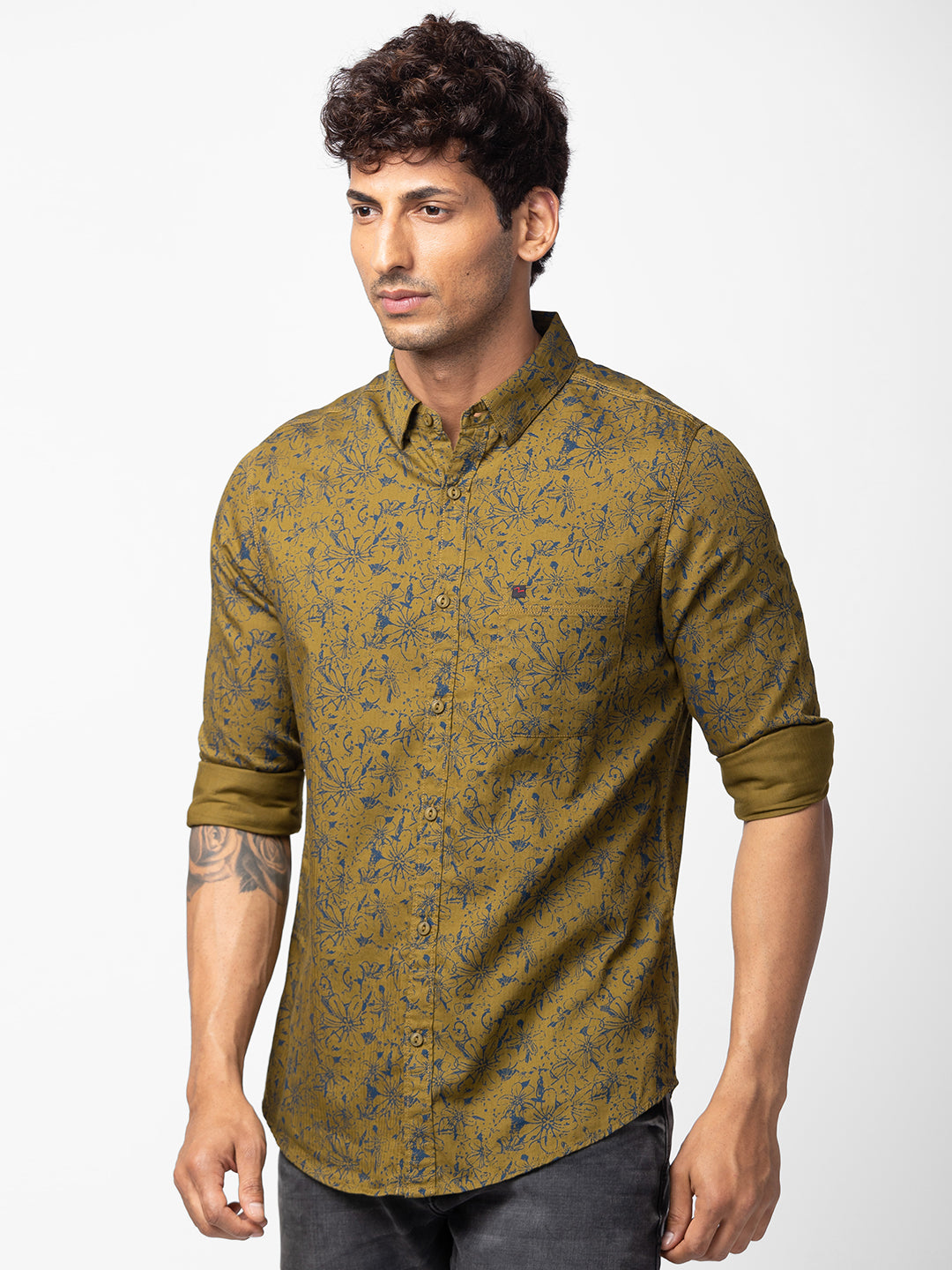 Spykar Men Military Green Cotton Slim Fit Floral Shirt