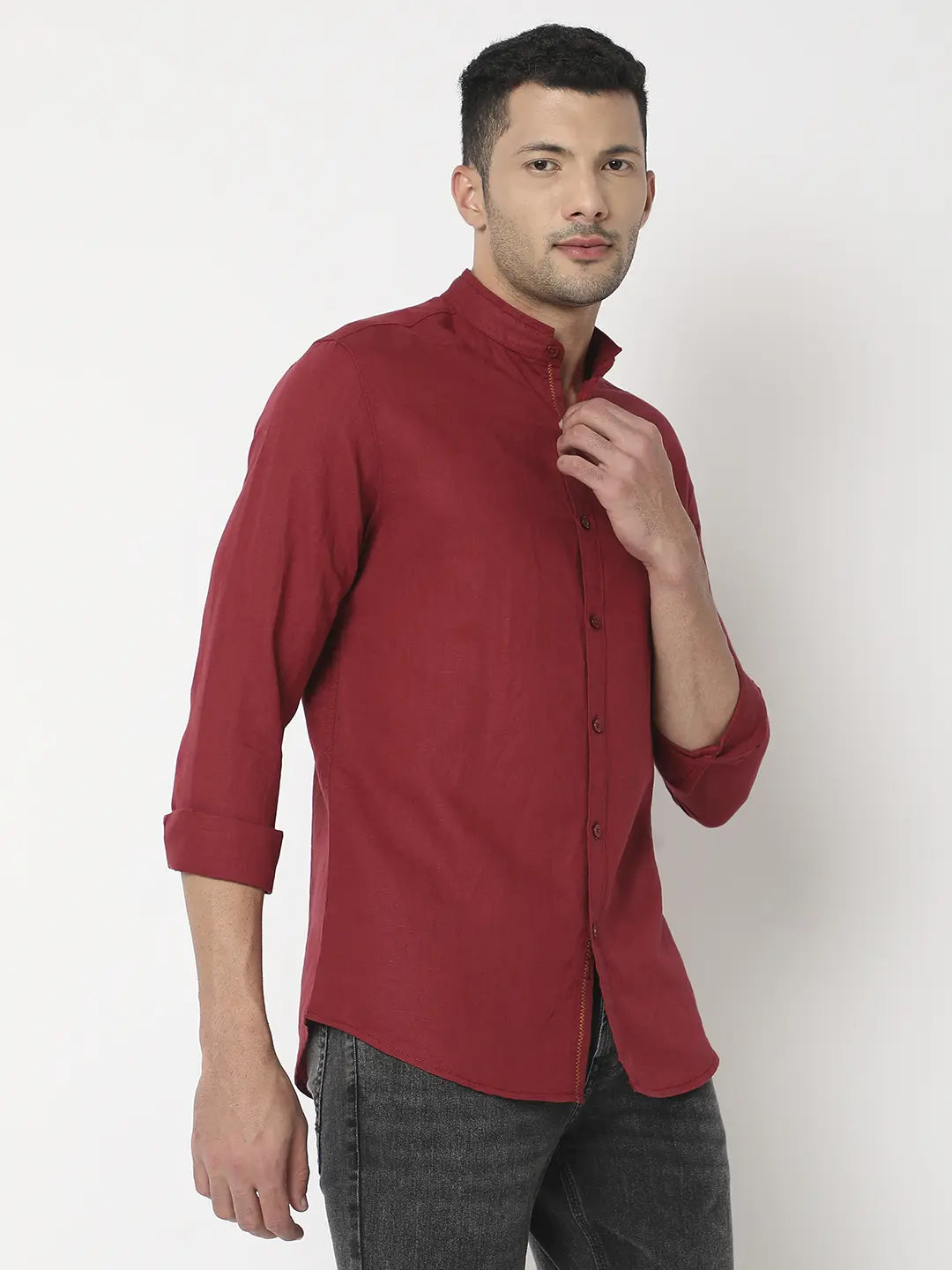 Spykar Men Maroon Cotton Slim Fit Plain Shirt